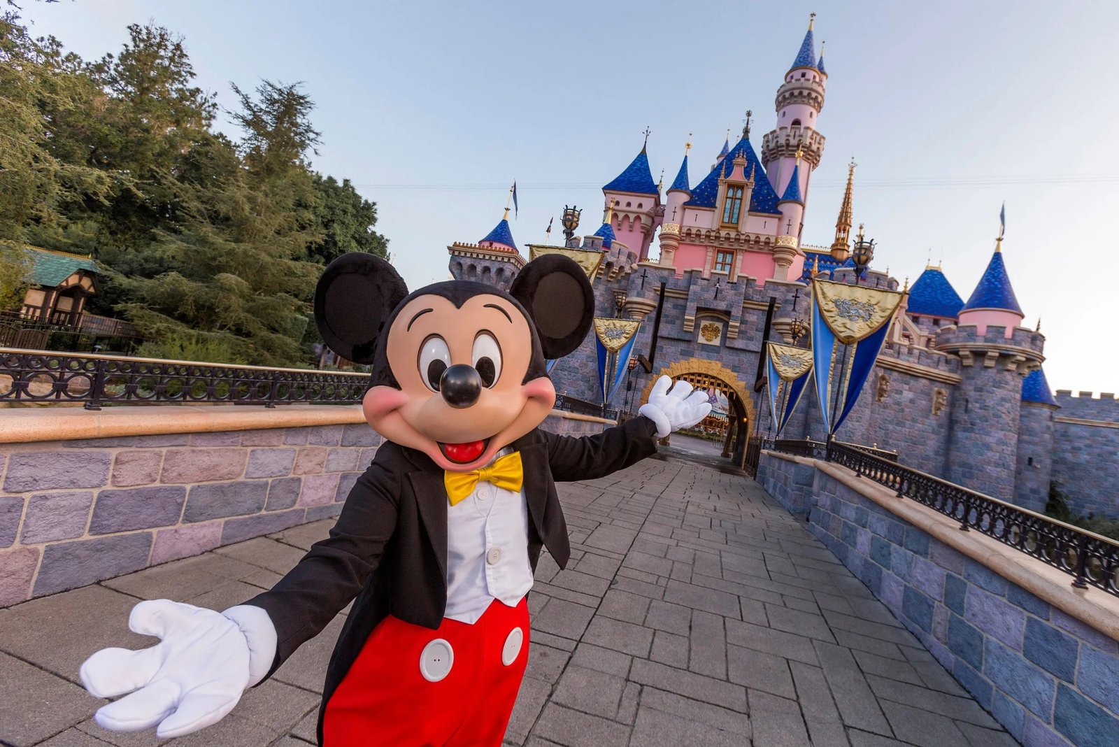 3dc25379-25b8-43e9-9ee5-5c07f5a175f2-disney_reopens 3dc25379-25b8-43e9-9ee5-5c07f5a175f2-disney_reopens